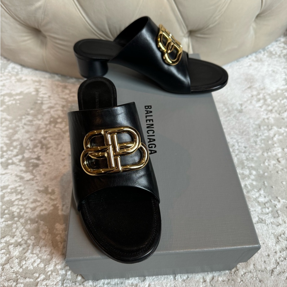 Balenciaga black sheepskin sandal size 37.5